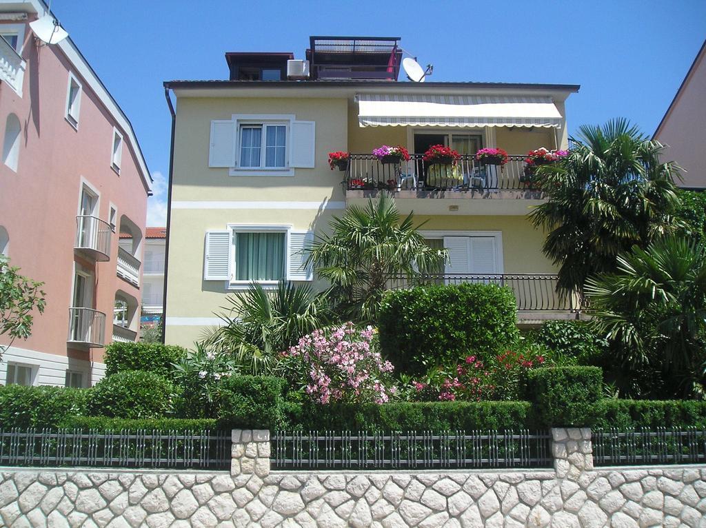 Family Apartments Ankica Crikvenica Exterior photo