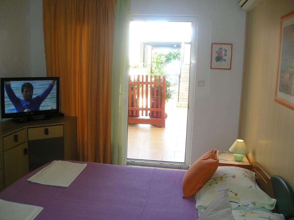 Family Apartments Ankica Crikvenica Exterior photo