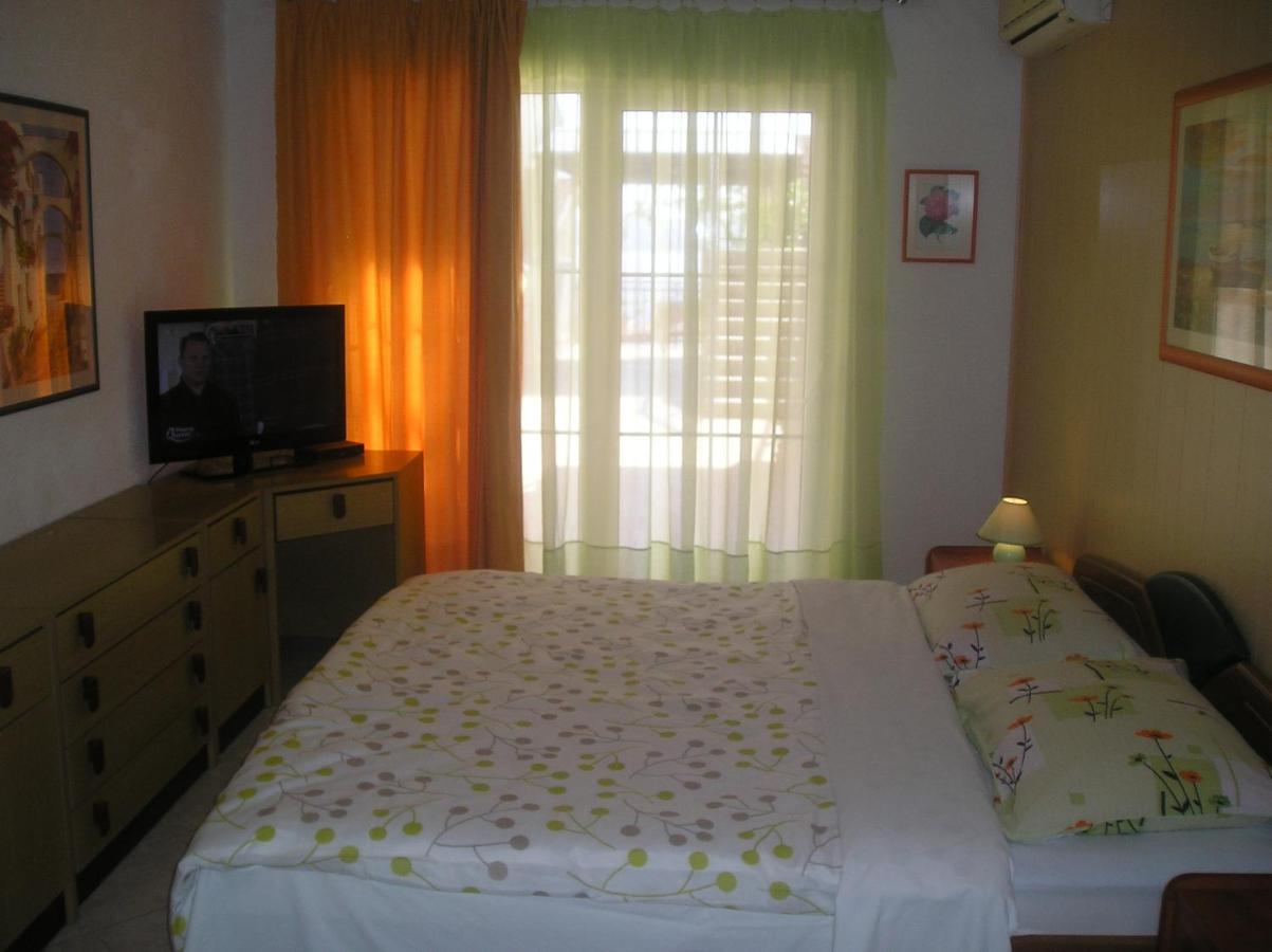 Family Apartments Ankica Crikvenica Exterior photo