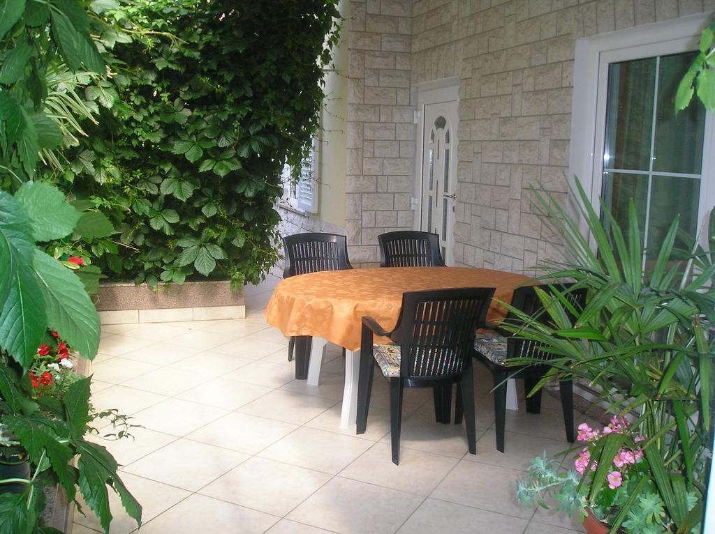 Family Apartments Ankica Crikvenica Exterior photo