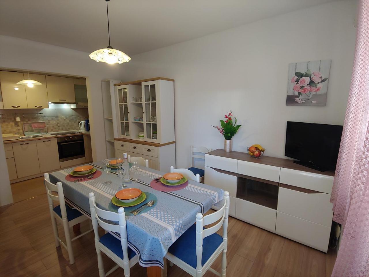 Family Apartments Ankica Crikvenica Exterior photo